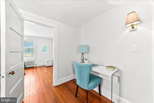 915 CENTRE RD, Wilmington, DE 19807