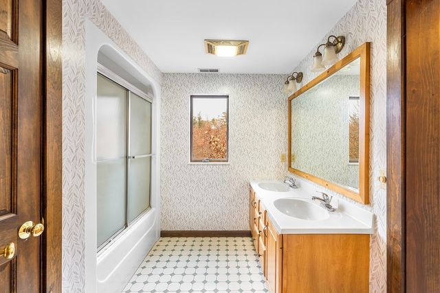 57 Center Road, Canterbury, NH 03224