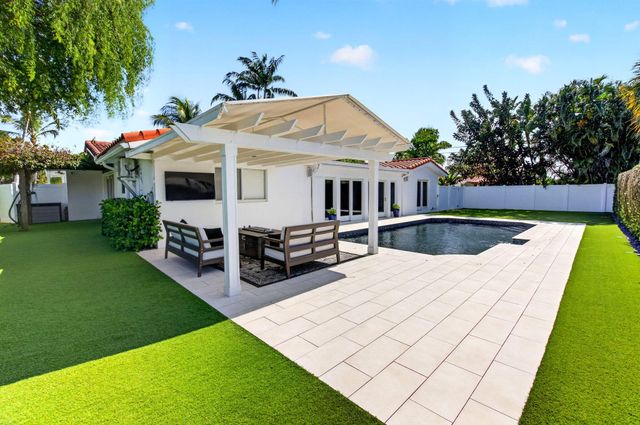 850 SW 4th Street, Boca Raton, FL 33486
