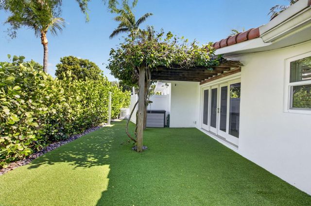 850 SW 4th Street, Boca Raton, FL 33486