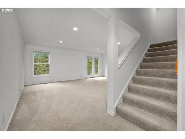 1439 Sw HIGHLAND Rd, Portland, OR 97221