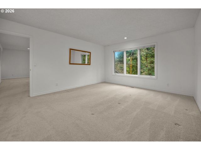 1439 Sw HIGHLAND Rd, Portland, OR 97221