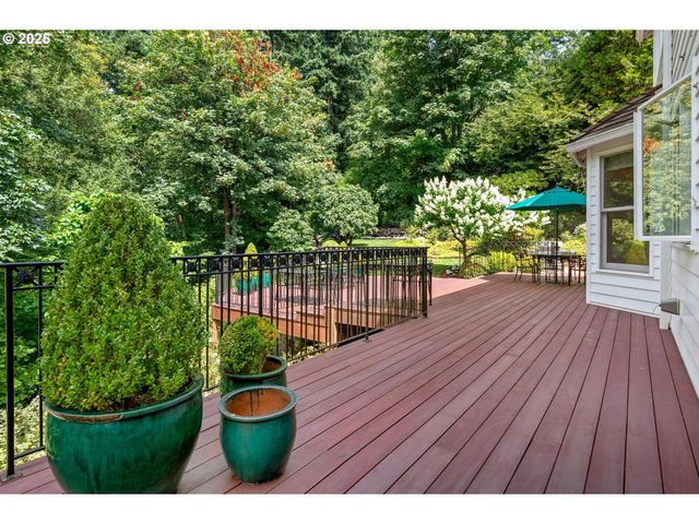 1439 Sw HIGHLAND Rd, Portland, OR 97221