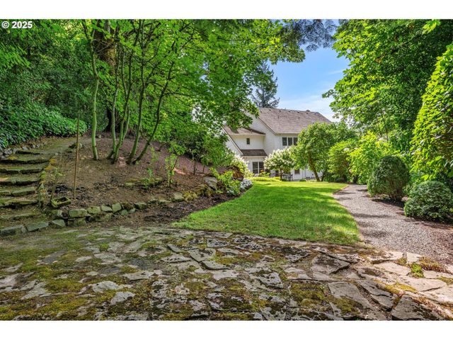 1439 Sw HIGHLAND Rd, Portland, OR 97221