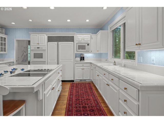 1439 Sw HIGHLAND Rd, Portland, OR 97221