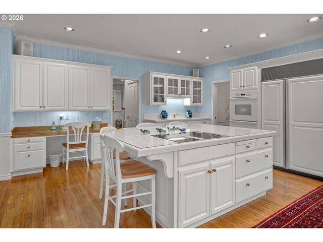 1439 Sw HIGHLAND Rd, Portland, OR 97221