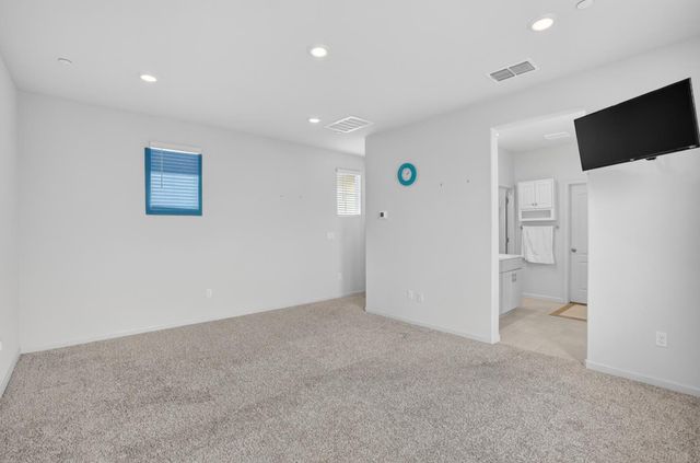 2103 Knotty Pine Way, Plumas Lake, CA 95961