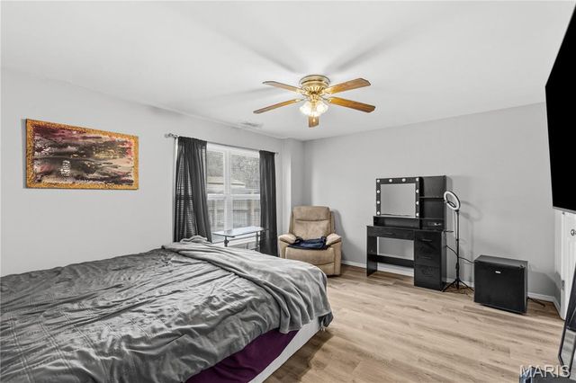 7 Country Lane Court, Florissant, MO 63033