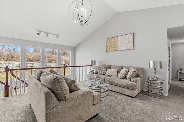 7 Country Lane Court, Florissant, MO 63033