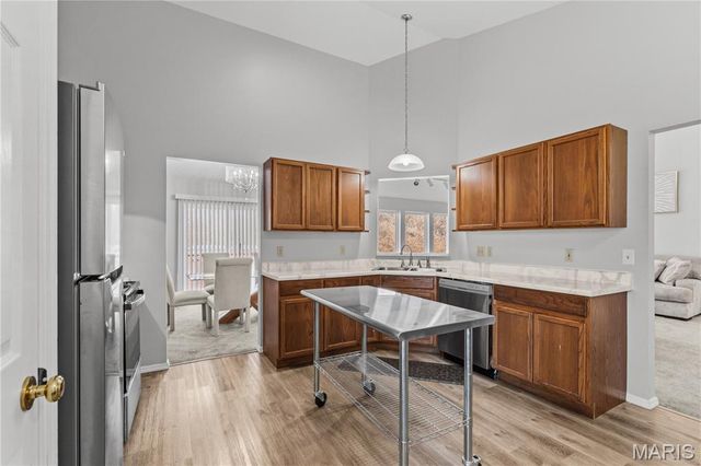 7 Country Lane Court, Florissant, MO 63033