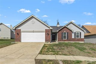 7 Country Lane Court, Florissant, MO 63033