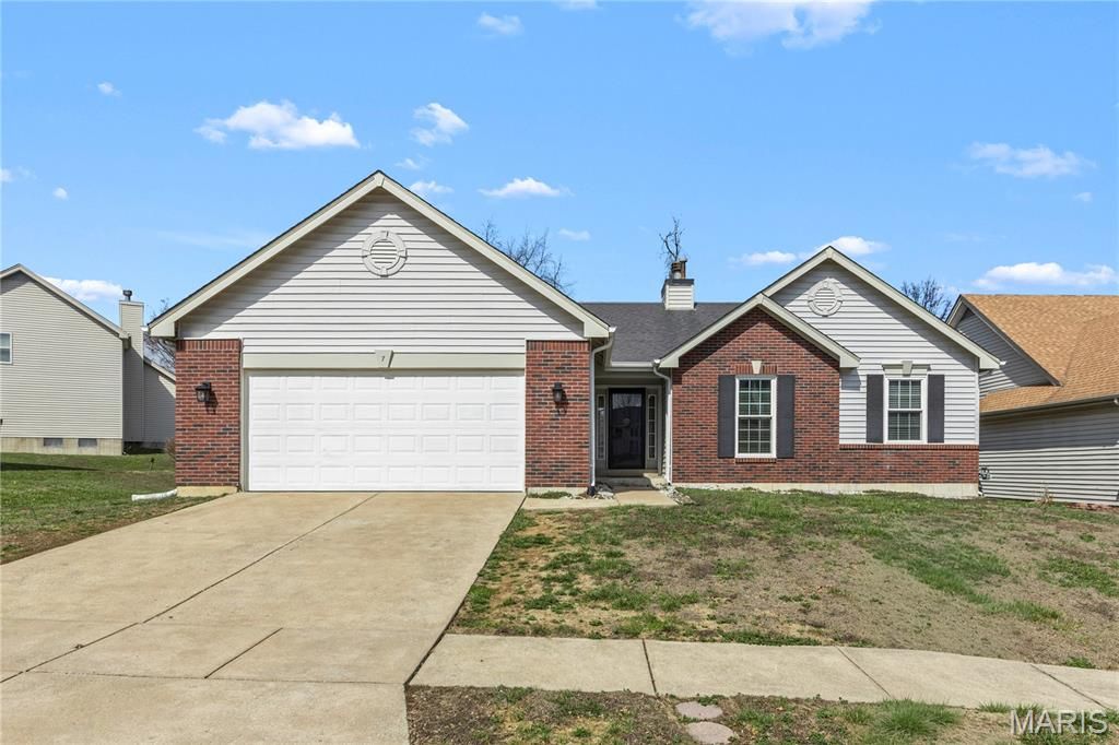7 Country Lane Court, Florissant, MO 63033