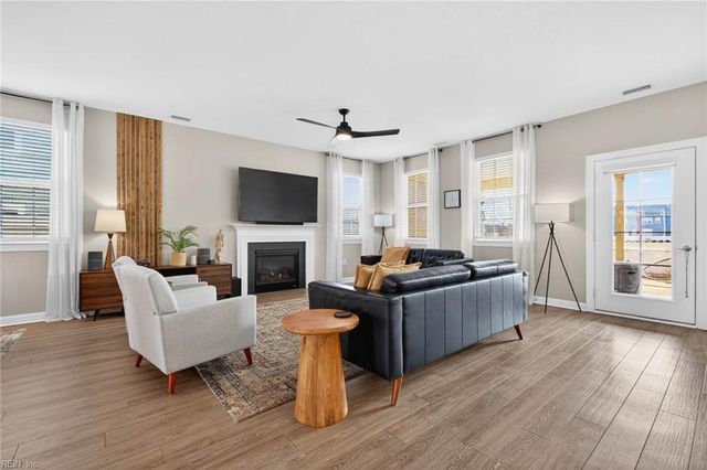 1927 Merano LN, Chesapeake, VA 23322