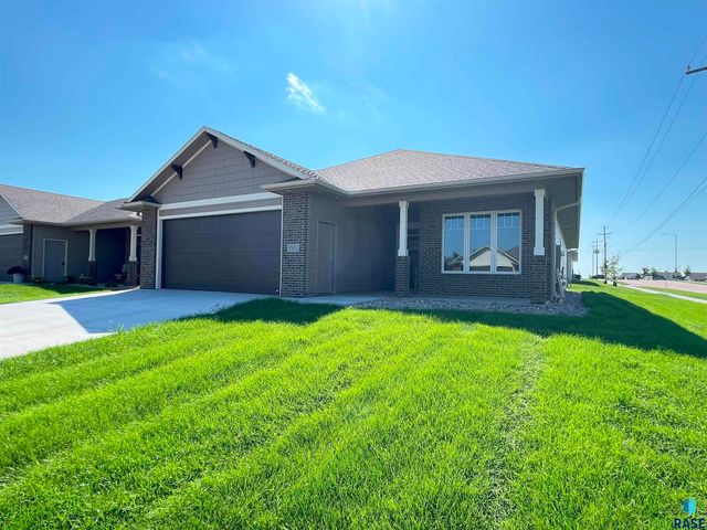 1501 S Wheatland Ave Avenue, Sioux Falls, SD 57106