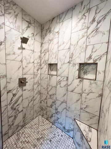 1501 S Wheatland Ave Avenue, Sioux Falls, SD 57106