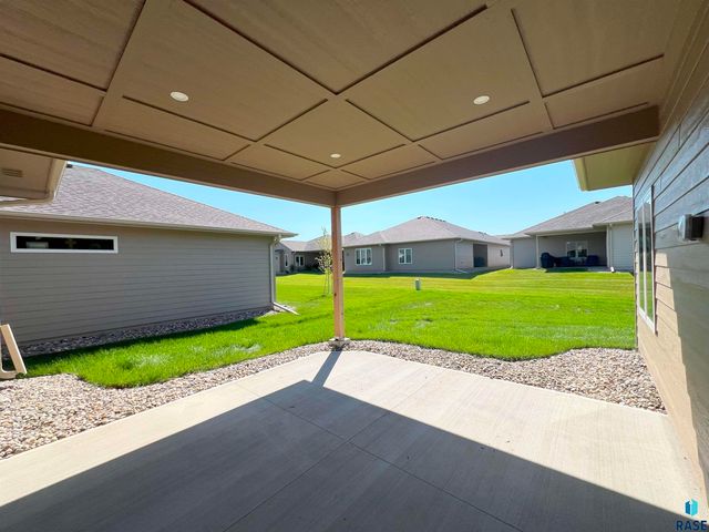 1501 S Wheatland Ave Avenue, Sioux Falls, SD 57106
