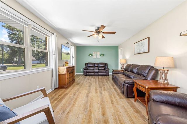 381 Pagan RD, Smithfield, VA 23430