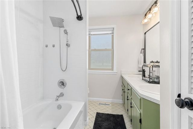 381 Pagan RD, Smithfield, VA 23430