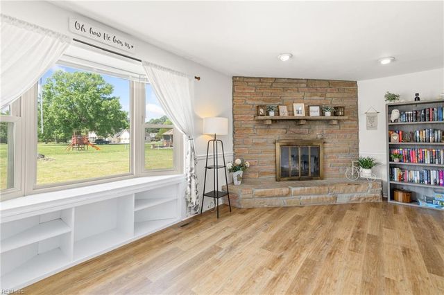 381 Pagan RD, Smithfield, VA 23430