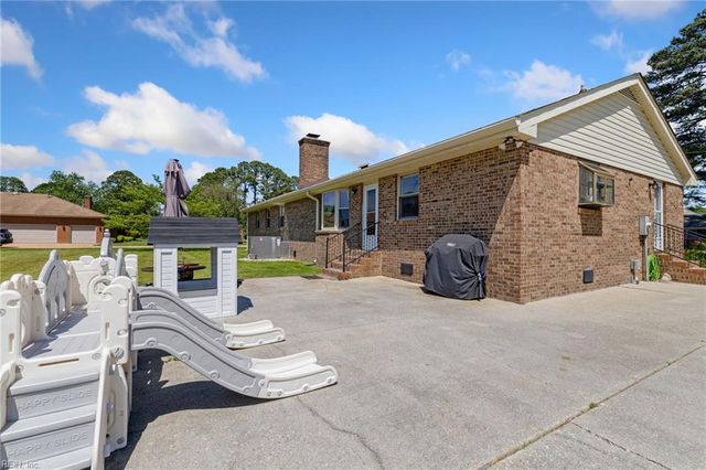 381 Pagan RD, Smithfield, VA 23430