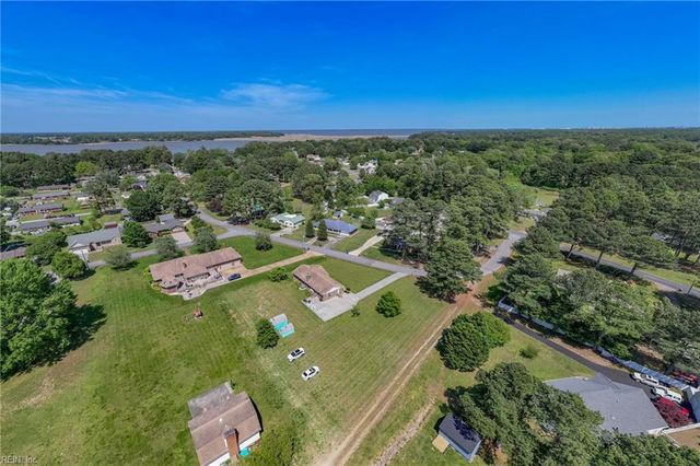 381 Pagan RD, Smithfield, VA 23430