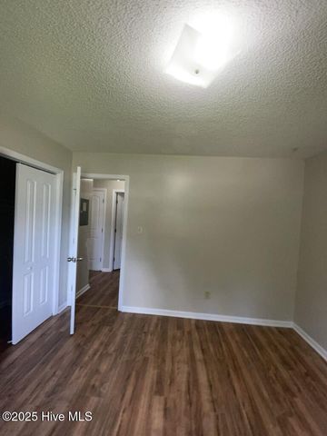 104 Easy Street, Jacksonville, NC 28546