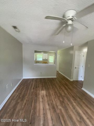 104 Easy Street, Jacksonville, NC 28546