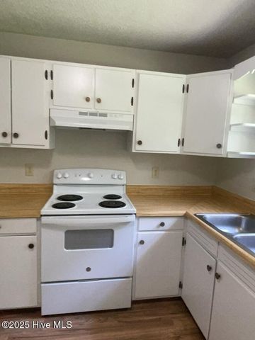 104 Easy Street, Jacksonville, NC 28546