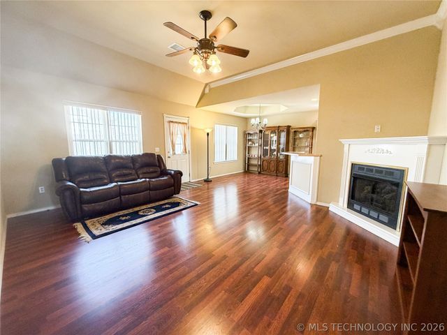 1208 W 1st Street, Tahlequah, OK 74464