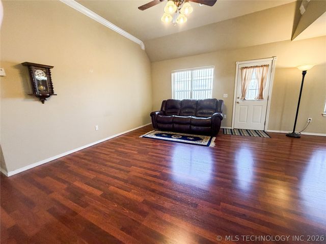 1208 W 1st Street, Tahlequah, OK 74464