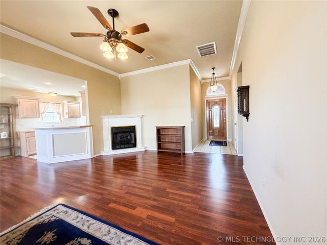 1208 W 1st Street, Tahlequah, OK 74464