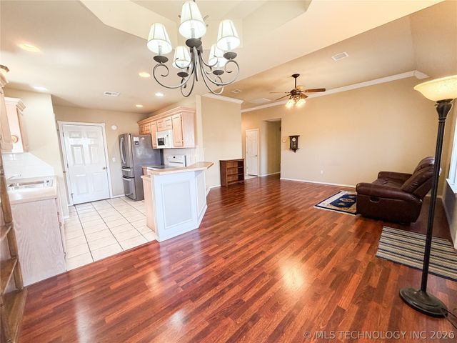 1208 W 1st Street, Tahlequah, OK 74464