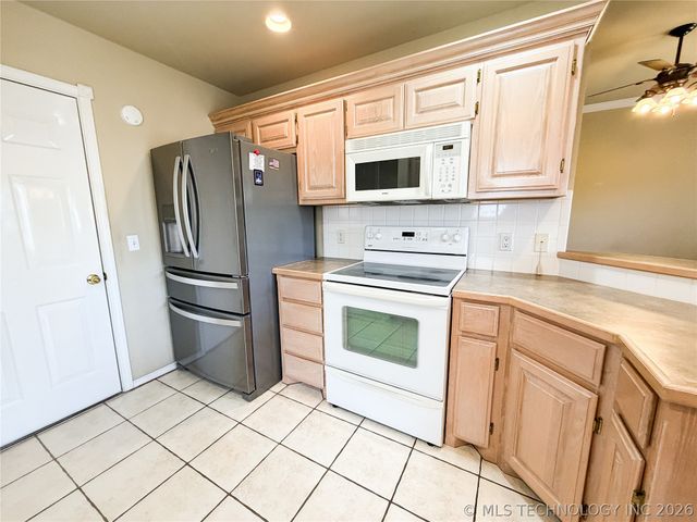 1208 W 1st Street, Tahlequah, OK 74464