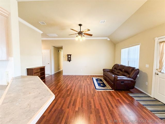 1208 W 1st Street, Tahlequah, OK 74464