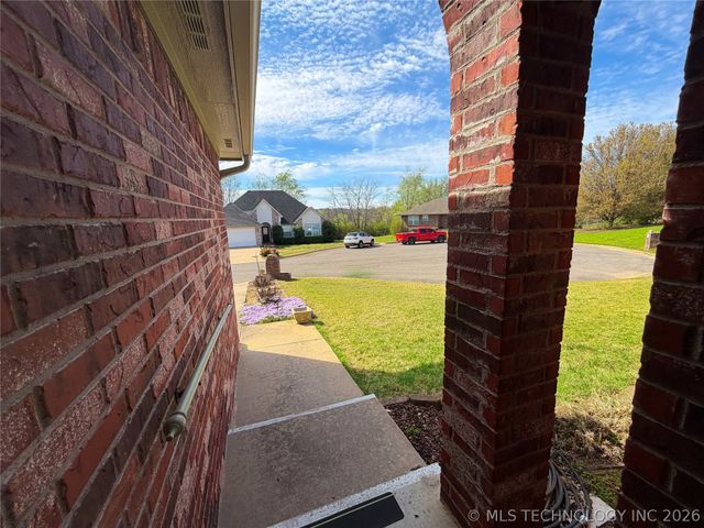 1208 W 1st Street, Tahlequah, OK 74464