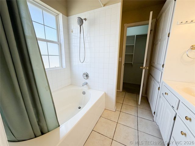 1208 W 1st Street, Tahlequah, OK 74464