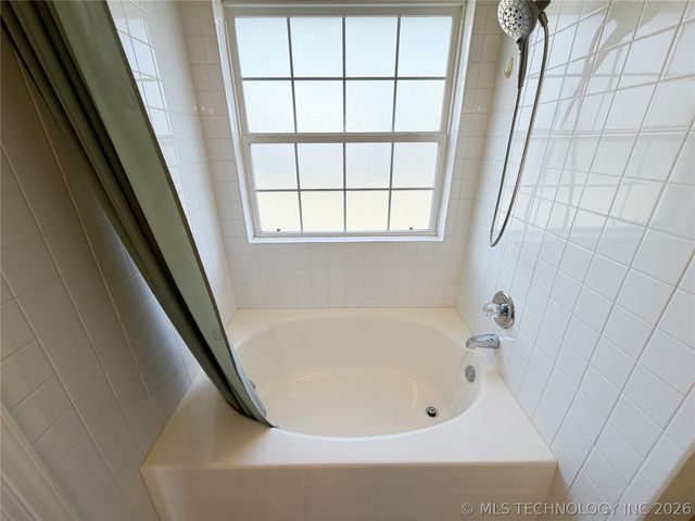 1208 W 1st Street, Tahlequah, OK 74464