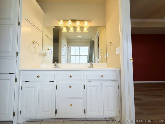 1208 W 1st Street, Tahlequah, OK 74464