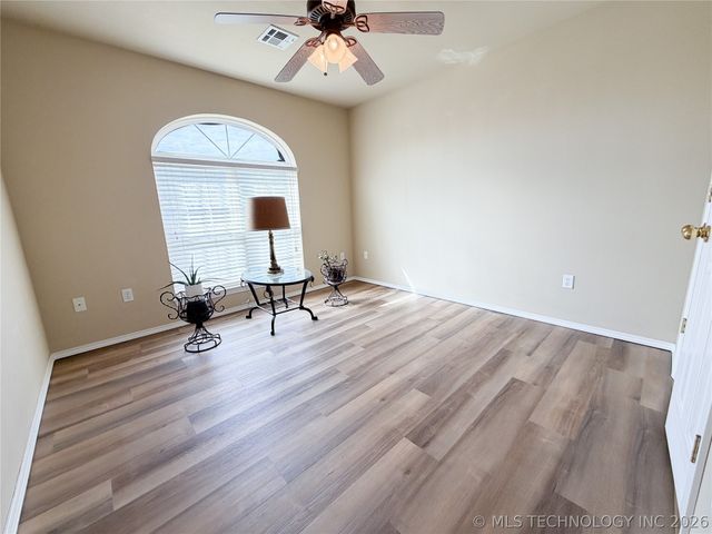 1208 W 1st Street, Tahlequah, OK 74464