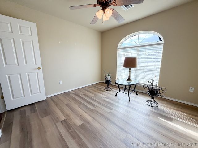 1208 W 1st Street, Tahlequah, OK 74464