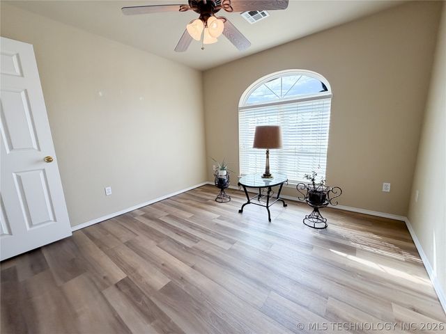 1208 W 1st Street, Tahlequah, OK 74464