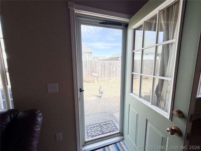 1208 W 1st Street, Tahlequah, OK 74464