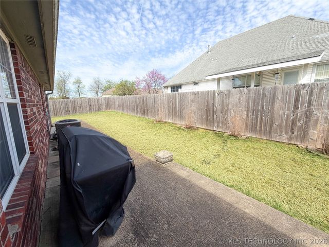 1208 W 1st Street, Tahlequah, OK 74464