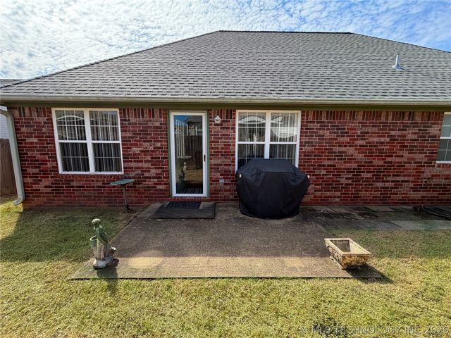 1208 W 1st Street, Tahlequah, OK 74464