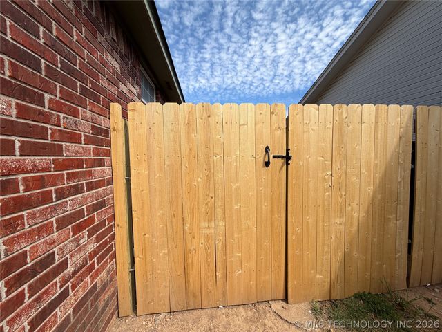 1208 W 1st Street, Tahlequah, OK 74464