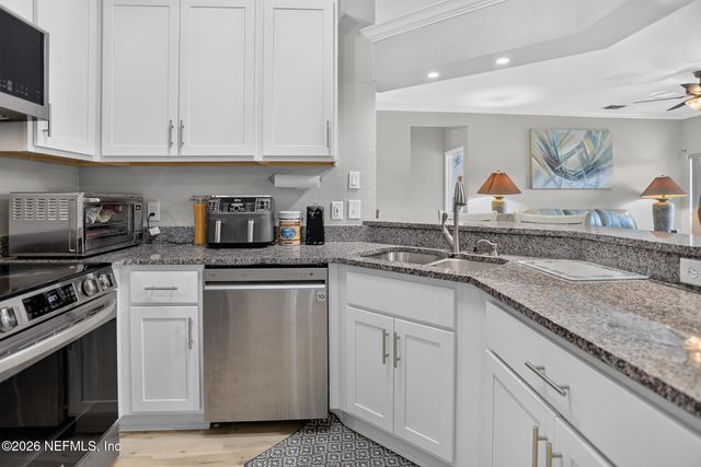 10961 BURNT MILL Road 414, Jacksonville, FL 32256