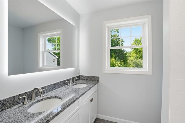 7 Teresa Ann Crossing 7, West Warwick, RI 02893