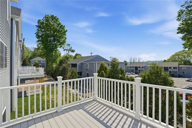 7 Teresa Ann Crossing 7, West Warwick, RI 02893
