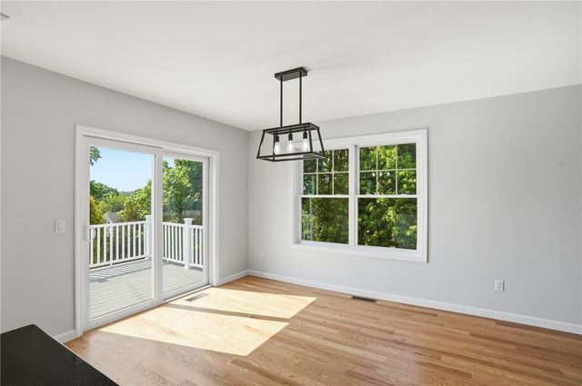7 Teresa Ann Crossing 7, West Warwick, RI 02893