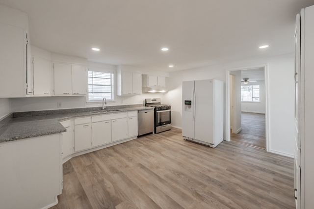 227 S Justin Avenue, Dallas, TX 75211